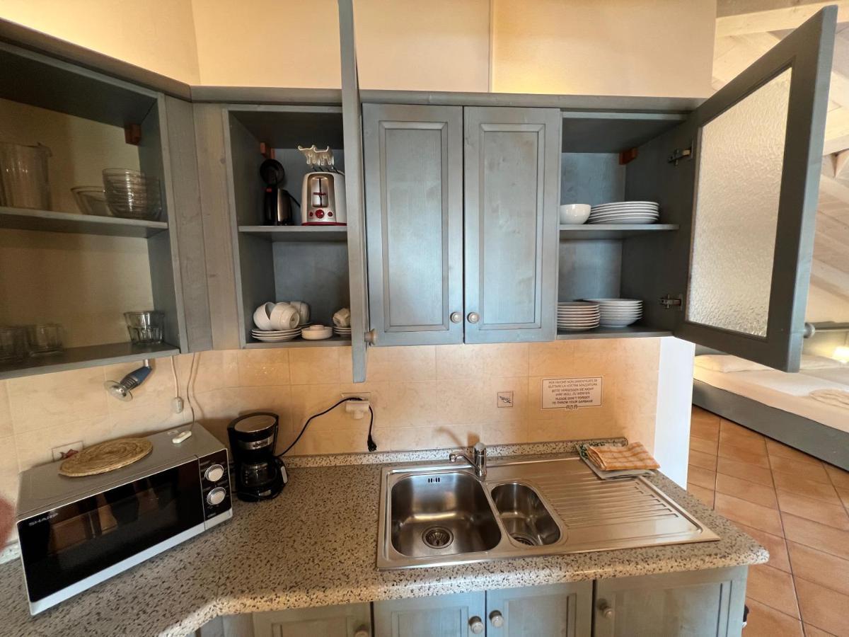Studio Apartments Baia Azzurra 7 Torbole Sul Garda Bagian luar foto