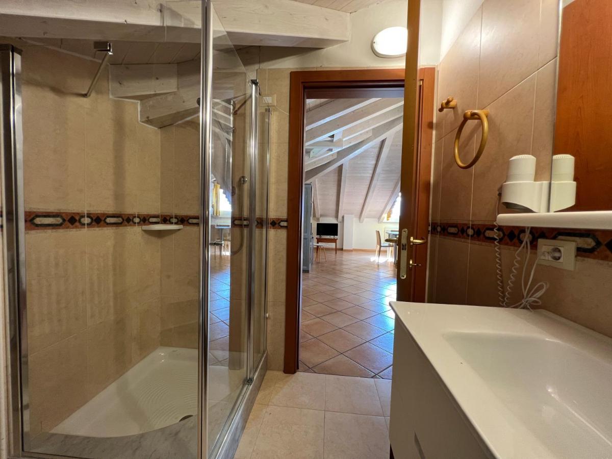 Studio Apartments Baia Azzurra 7 Torbole Sul Garda Bagian luar foto